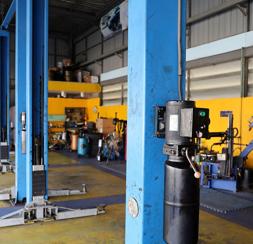 half-form-half-text-image-contact